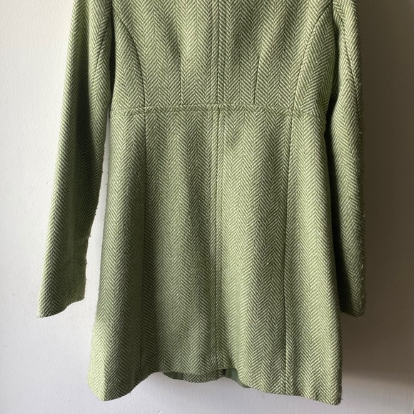 Costa Blanca Green and White Coat - Picture 2 of 4